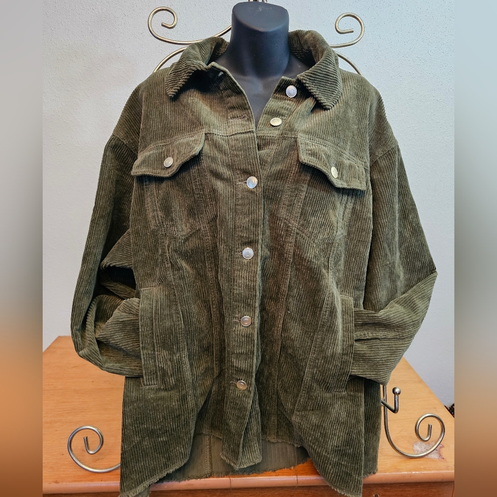 Oversized Rich Green Utility Corduroy Button Down Jacket Raw Hem Line Unisex Med
